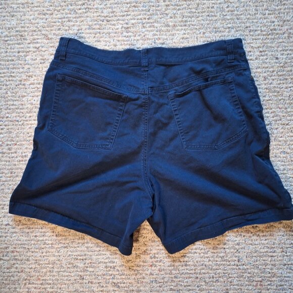 Jones New York navy 16 women's shorts - Picture 2 of 2